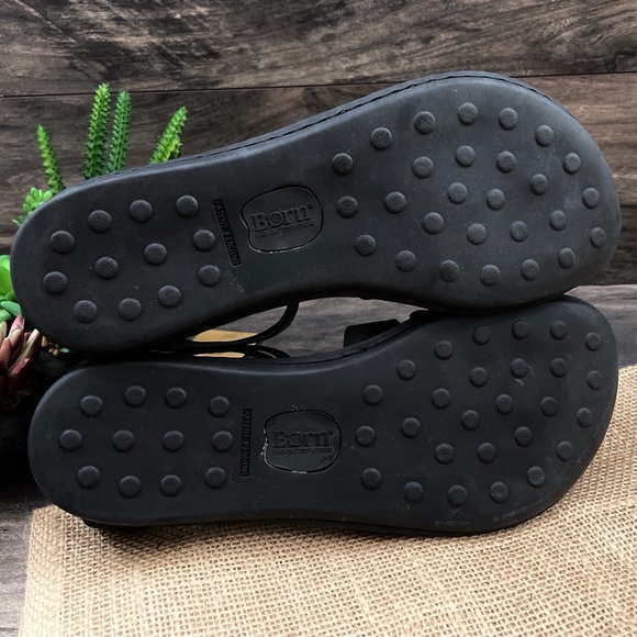 SOLD ⛔️ NEW Born Feon Toe Loop Gladiator Sandal Black - Picture 8 of 11